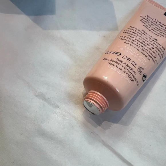 “VV Cream” The Perfect V Gentle Exfoliator For The V 50 ml/ 1.7 oz Vitamin E Oil - Picture 9 of 9